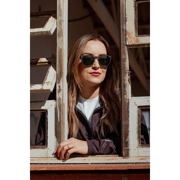 oculos de sol hupi dakar preto fosco lente verde 18123